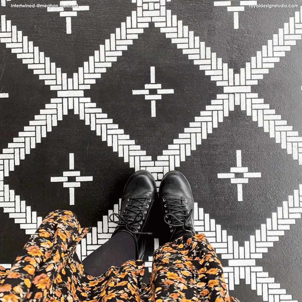 Intertwined Wall Stencil