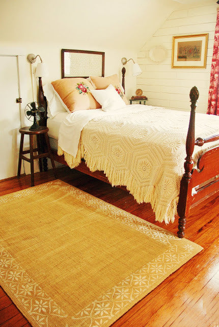 Daisy Chain Wall Stencil Border