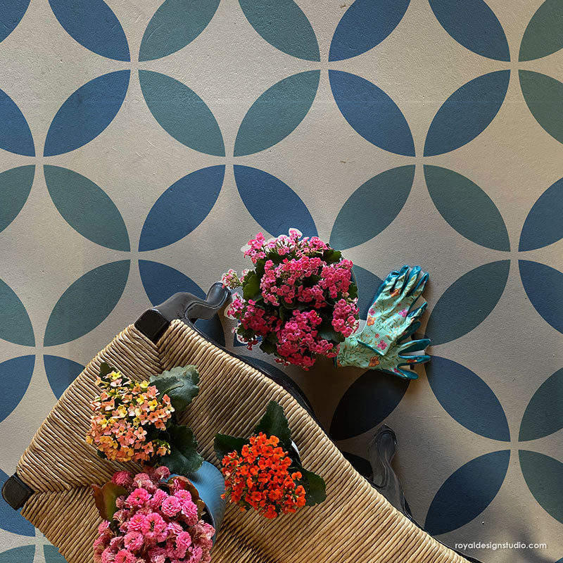 Upscaled Endless Circles Stencil